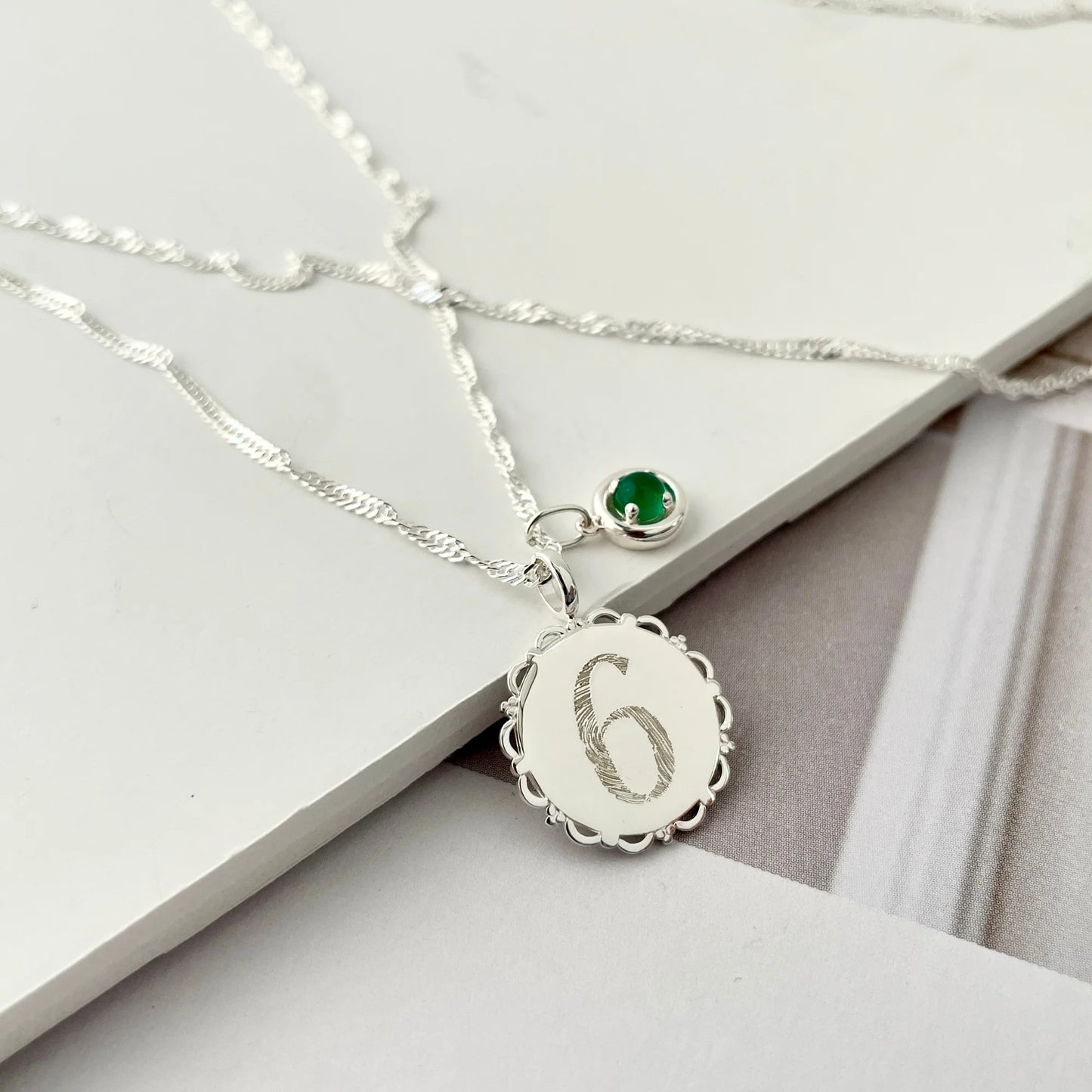 Le Collier Dentelé - Empreinte Digitale Chiffre