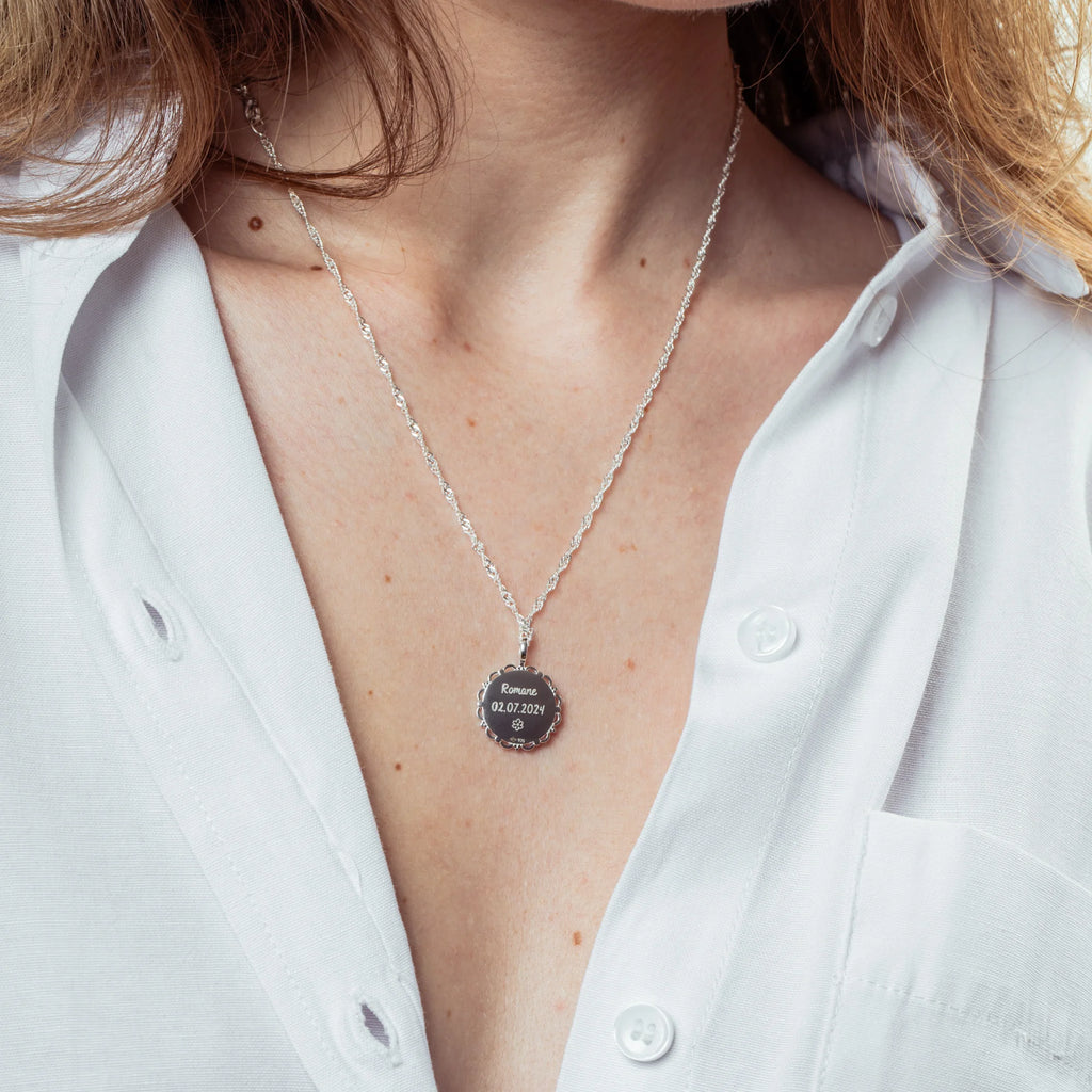 La Médaille Dentelée - Empreinte Digitale Astrale