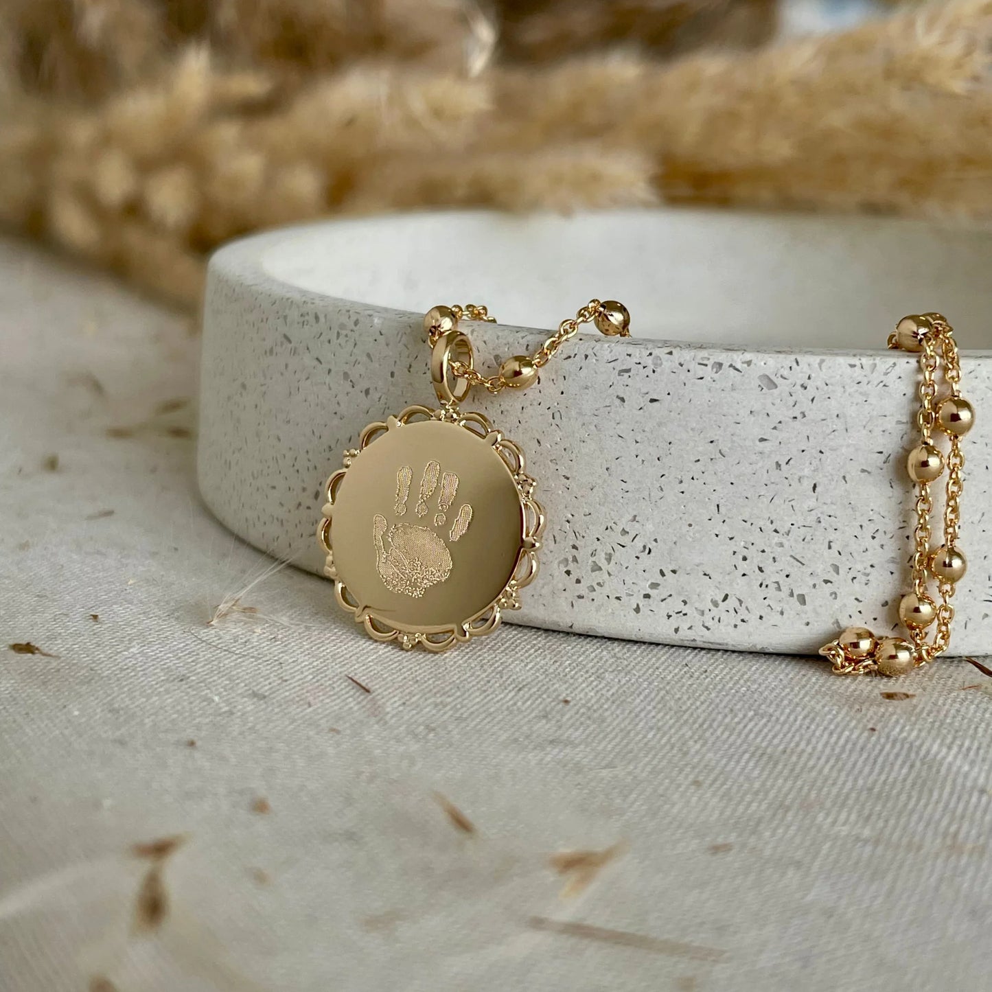The Vintage Pendant - 1 Hand/Footprint
