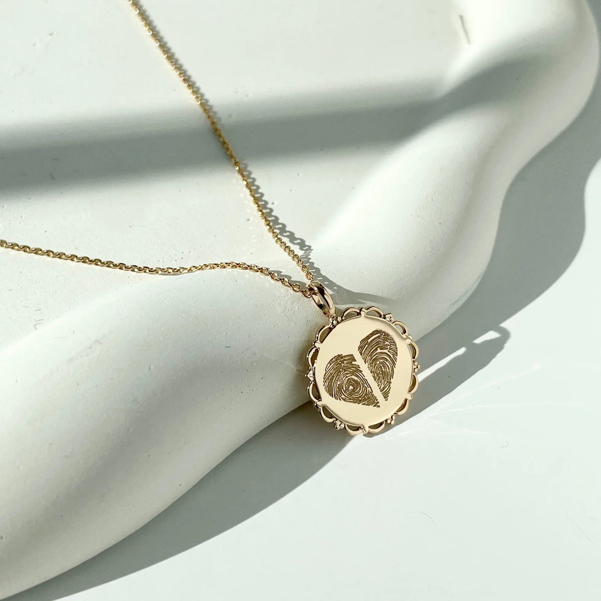 Le Collier Dentelé - 2 Empreintes Digitales Coeur